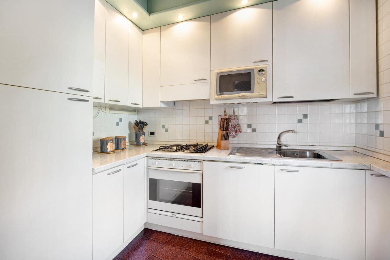 Lake View Apartment Gardone Riviera Bagian luar foto
