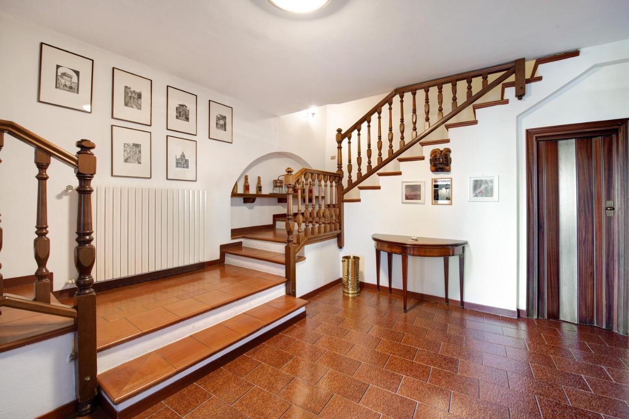 Lake View Apartment Gardone Riviera Bagian luar foto